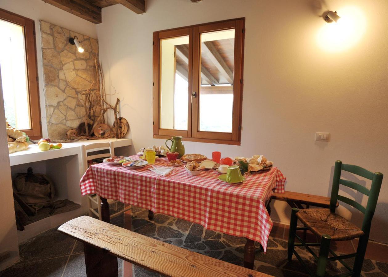Lierus B&B Gonnosfanàdiga Zewnętrze zdjęcie